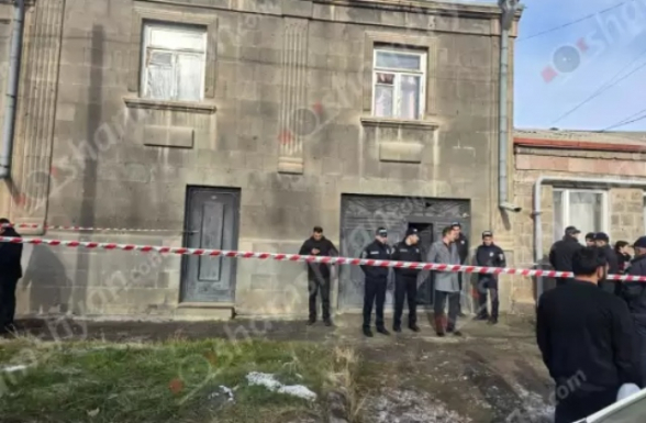 Գյումրիում 37-ամյա որդին տանը սպանել է հորն ու մորը